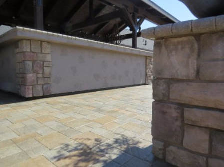 This is a picture of granite bay retaining walls installer
