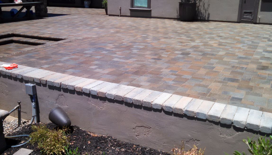 picture of a stamped concrete patio and retaining wall in Granite Bay